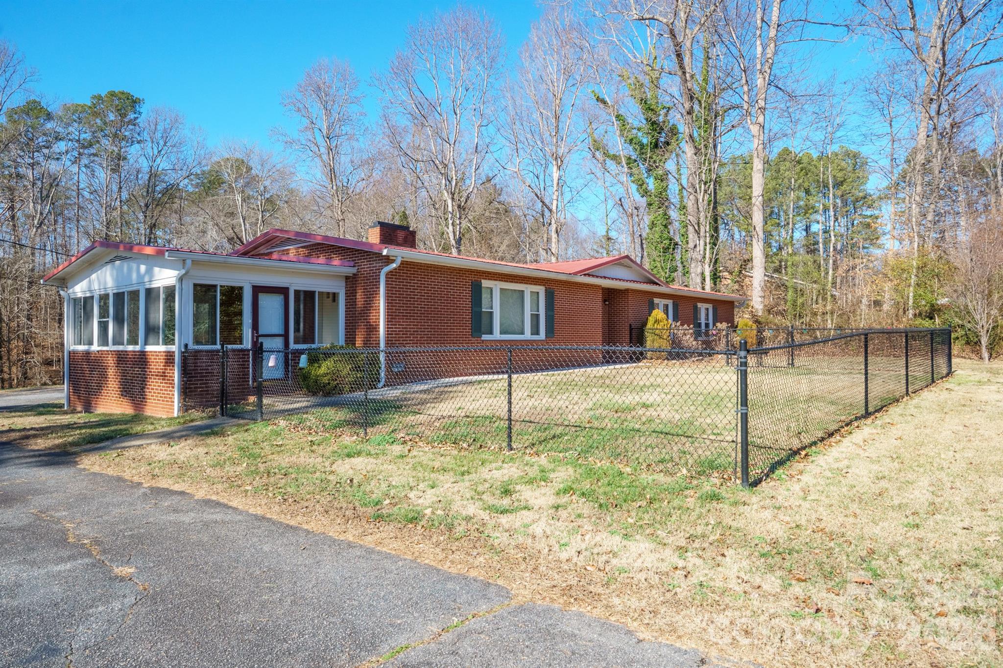 6264 Us 221 Highway S Marion NC 28752