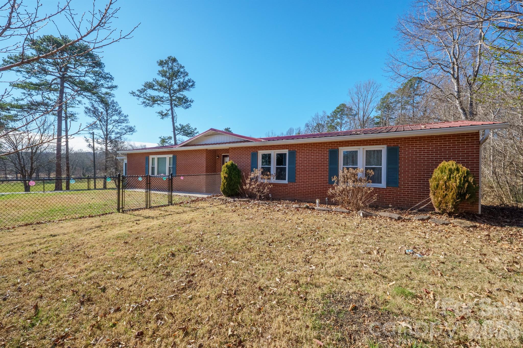 6264 Us 221 Highway S Marion NC 28752
