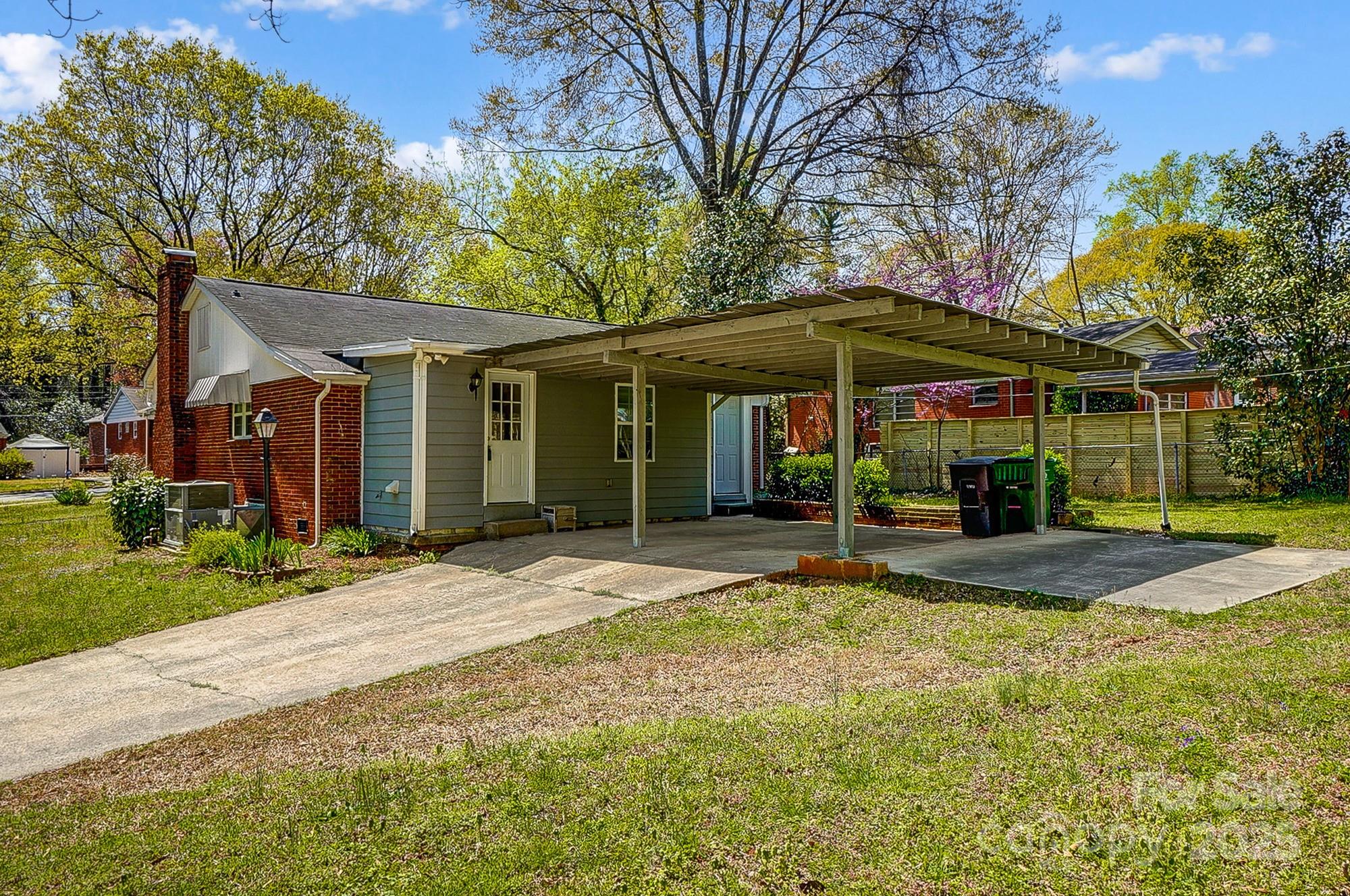 3229 Enfield Road Charlotte NC 28205