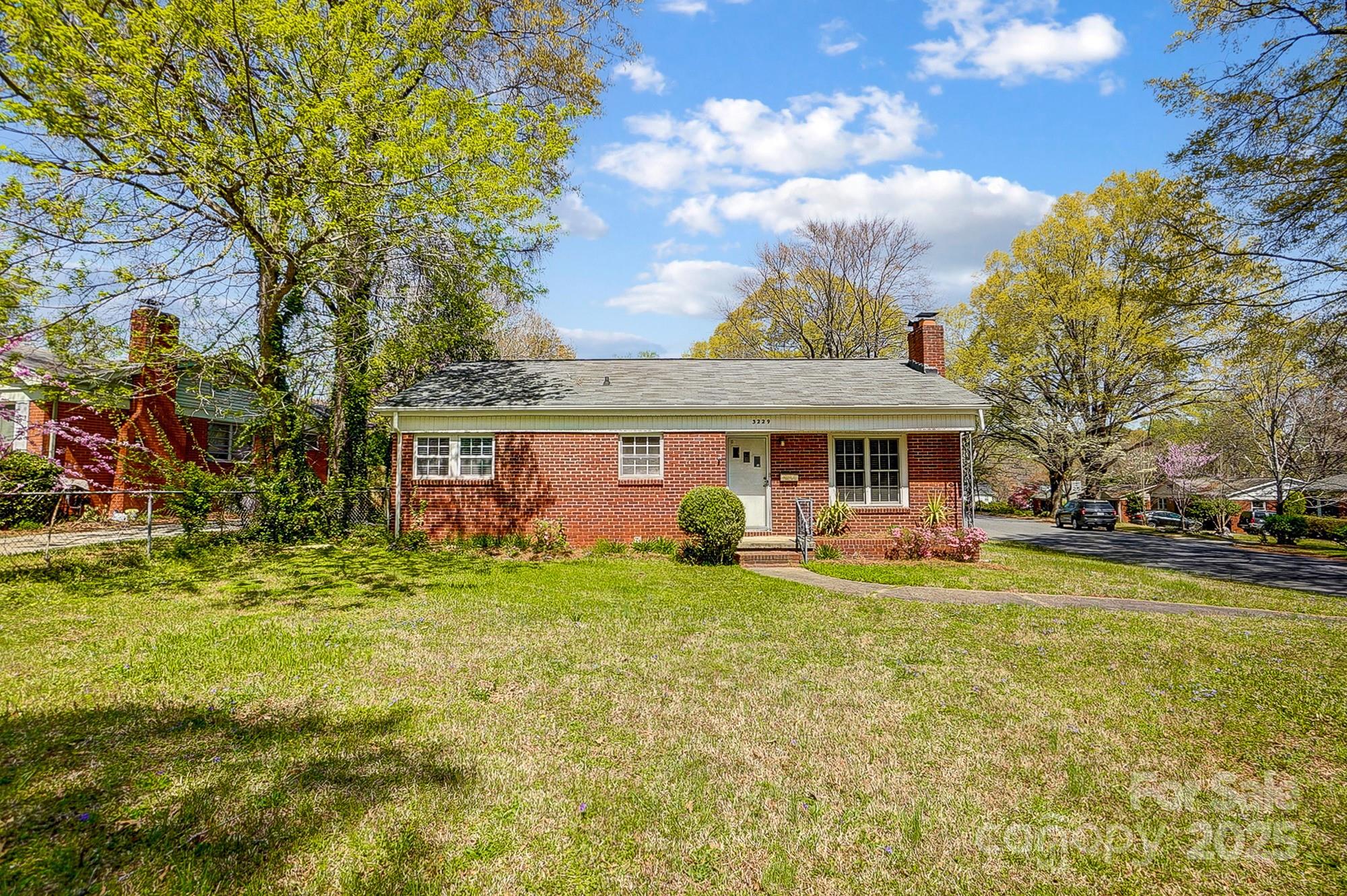 3229 Enfield Road Charlotte NC 28205