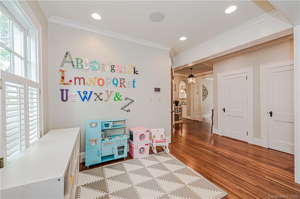 128 S Laurel Avenue Charlotte NC 28207