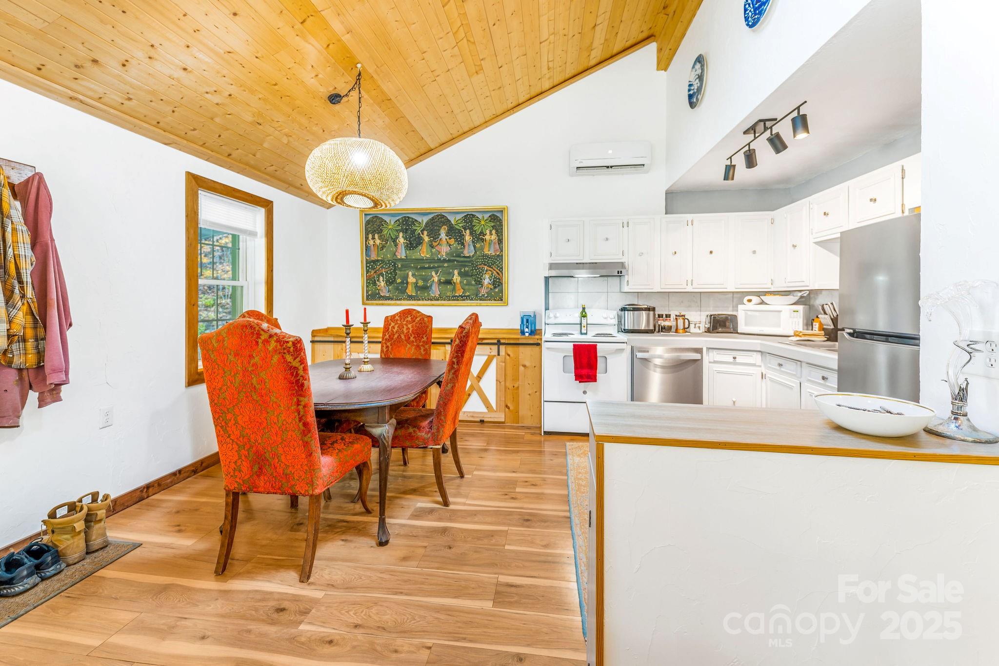 226 Fish Pond Lane Burnsville NC 28714