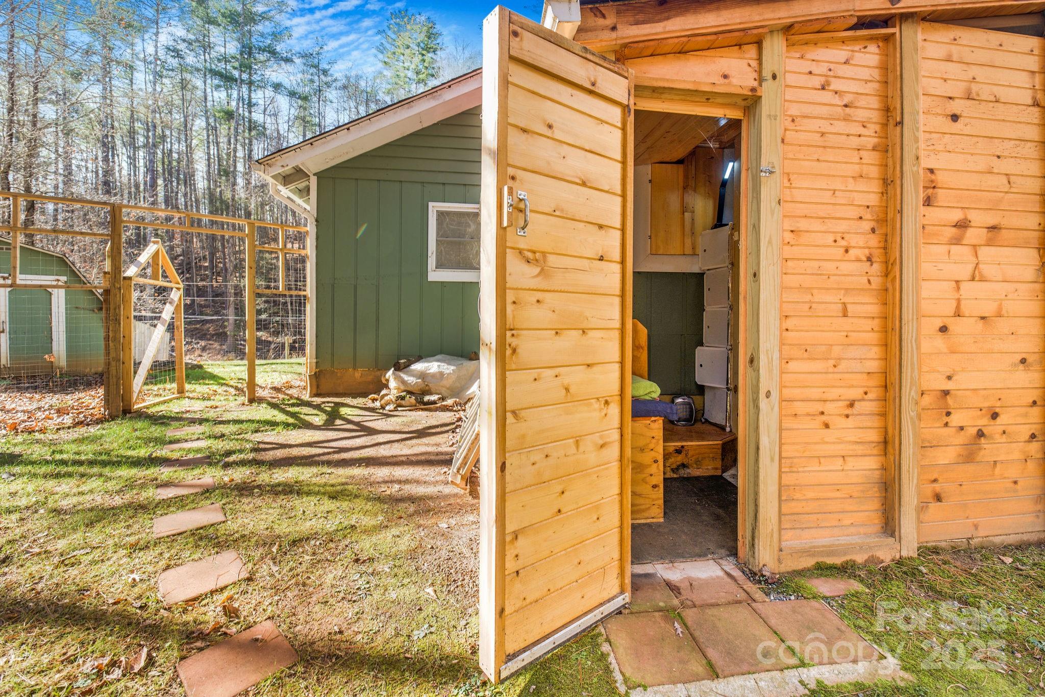 226 Fish Pond Lane Burnsville NC 28714