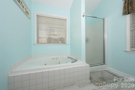 5125 Old Plantation Circle Winston Salem NC 27104