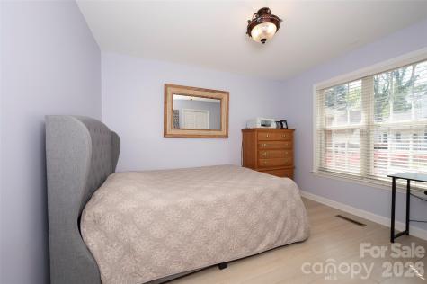 5125 Old Plantation Circle Winston Salem NC 27104