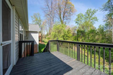 5125 Old Plantation Circle Winston Salem NC 27104
