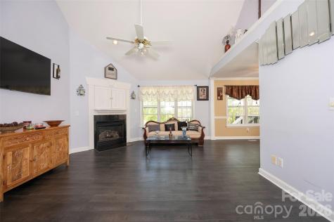 5125 Old Plantation Circle Winston Salem NC 27104