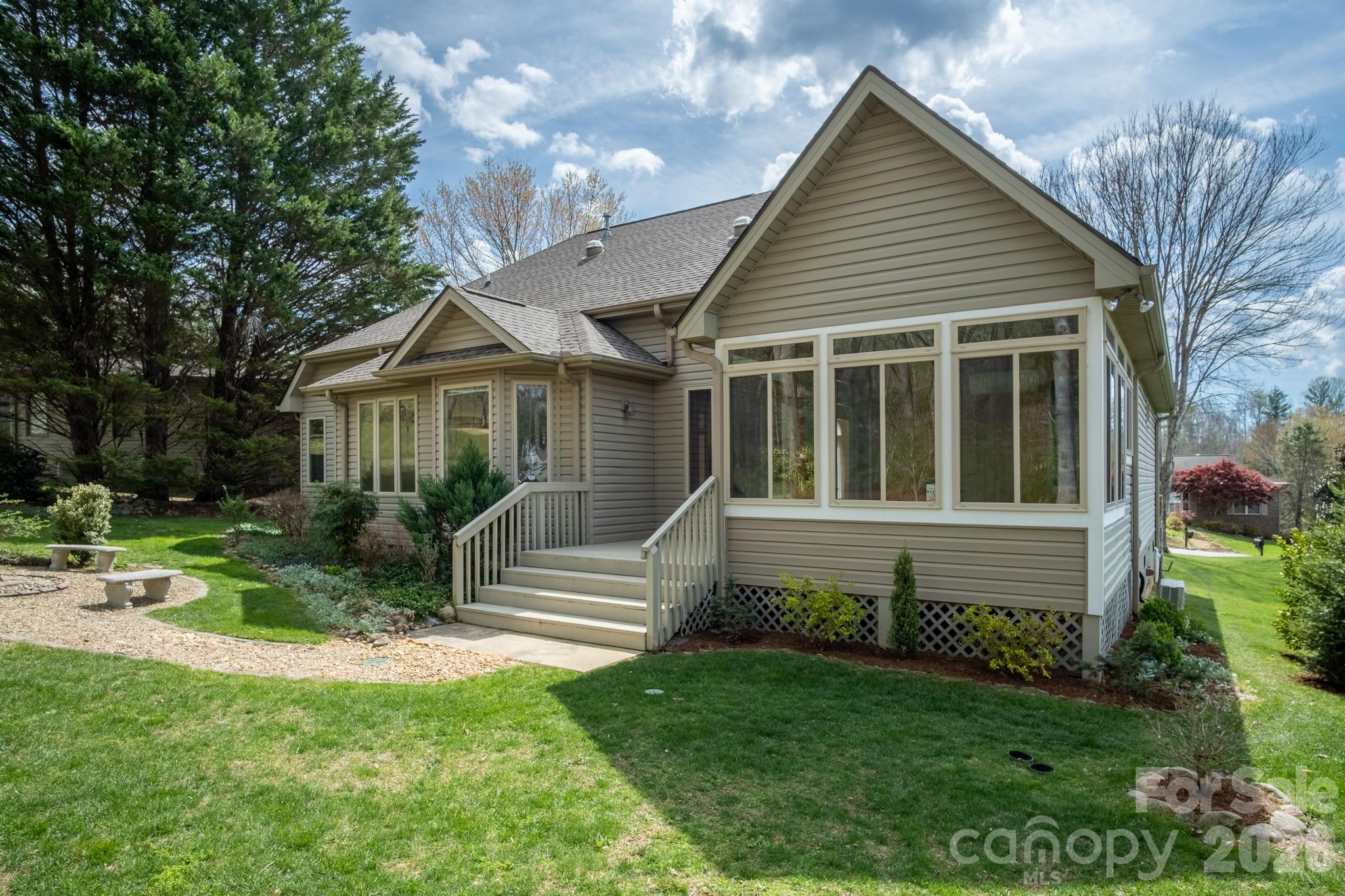 113 Fairway Knoll Drive Hendersonville NC 28739