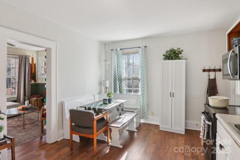 136 Half Circle Lane Hendersonville NC 28791