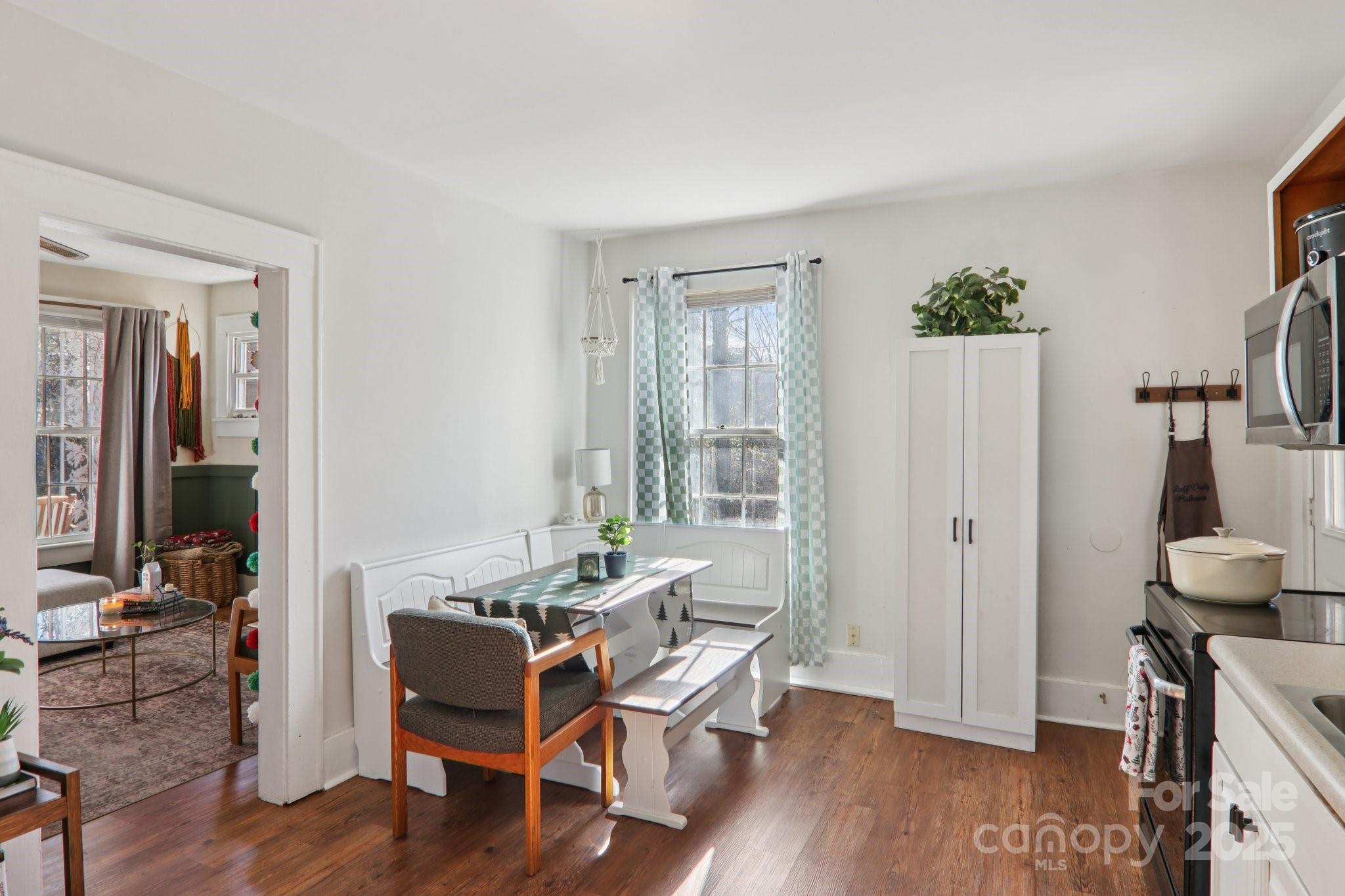 136 Half Circle Lane Hendersonville NC 28791