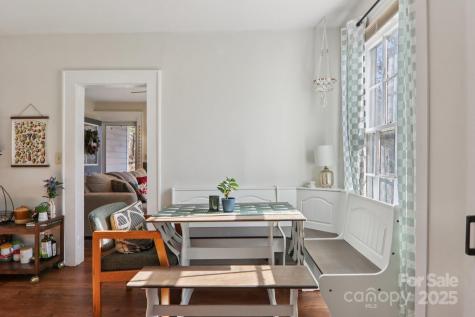 136 Half Circle Lane Hendersonville NC 28791