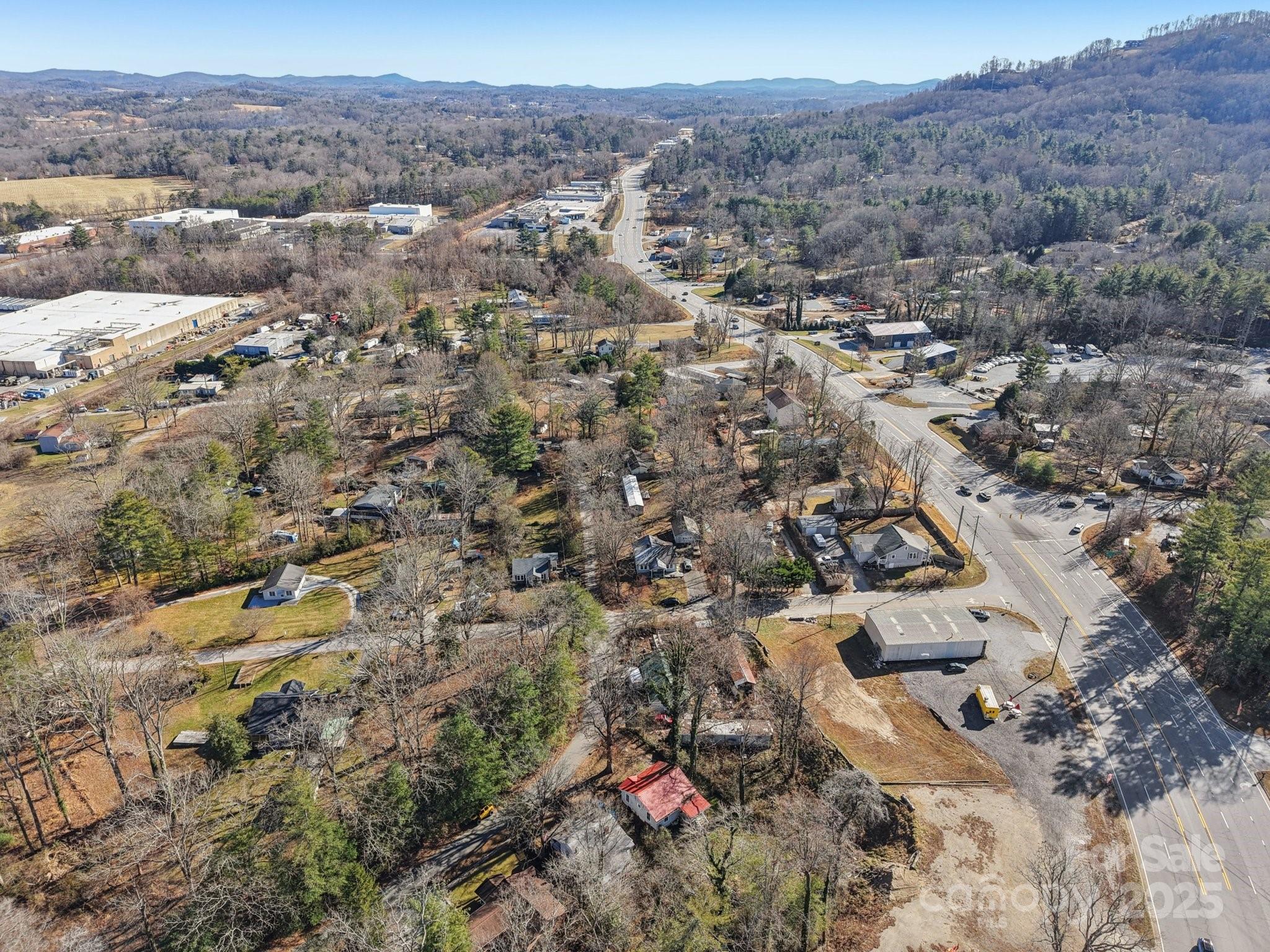 136 Half Circle Lane Hendersonville NC 28791