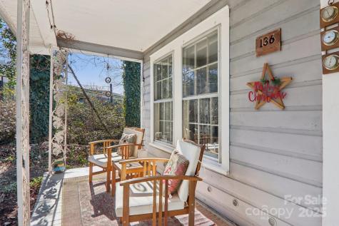 136 Half Circle Lane Hendersonville NC 28791