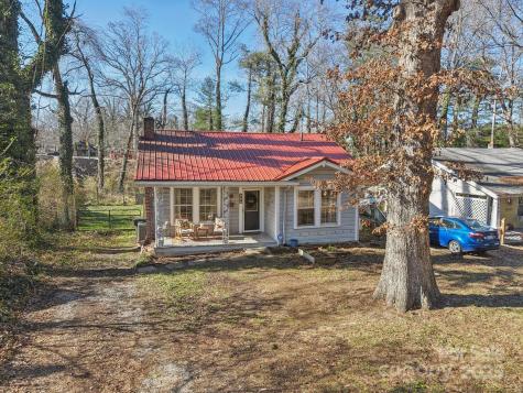 136 Half Circle Lane Hendersonville NC 28791