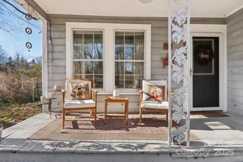 136 Half Circle Lane Hendersonville NC 28791