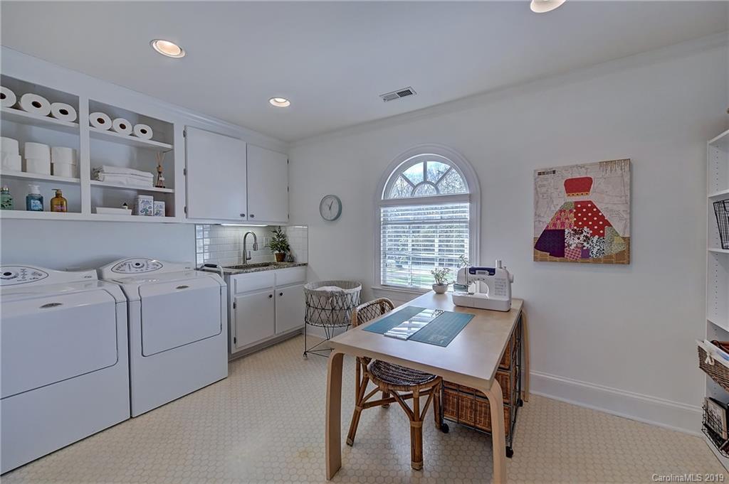 3751 Sedgewood Circle Charlotte NC 28211
