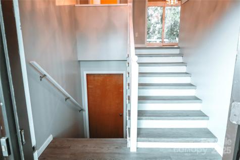 7 Windy Hollow Road Asheville NC 28806