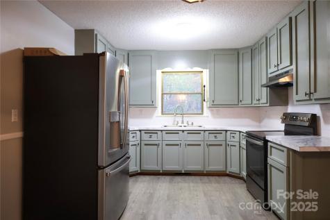 7 Windy Hollow Road Asheville NC 28806