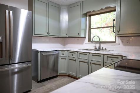 7 Windy Hollow Road Asheville NC 28806