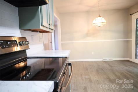 7 Windy Hollow Road Asheville NC 28806