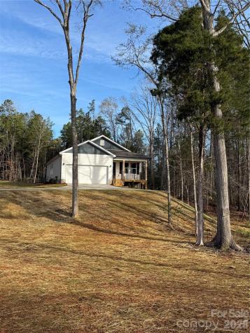 4581 Riverside Road Lancaster SC 29720