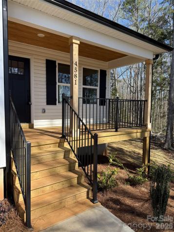 4581 Riverside Road Lancaster SC 29720