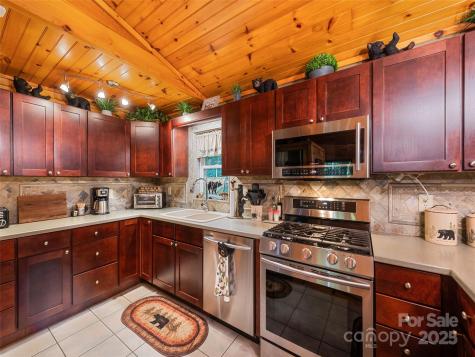 839 Wolf Laurel Drive Maggie Valley NC 28751