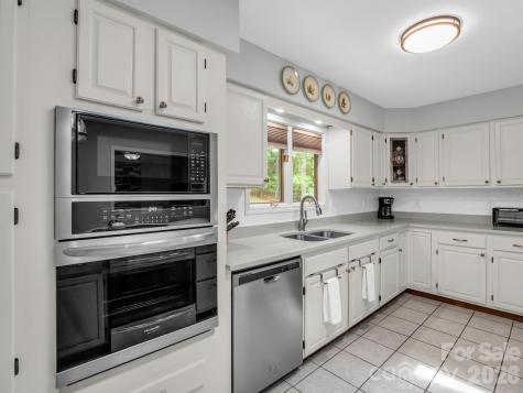656 Cashiers Valley Road Brevard NC 28712