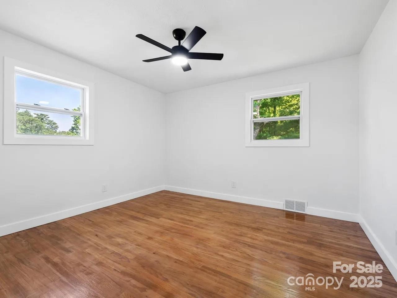 28 Pine Lane Asheville NC 28806