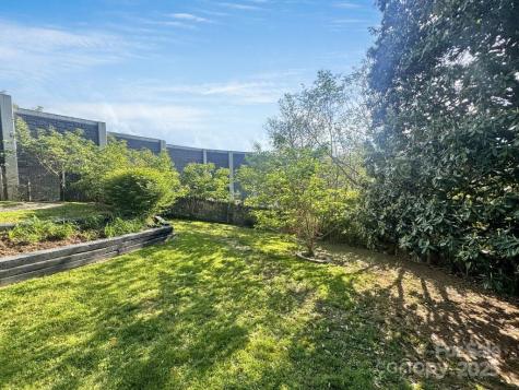 28 Pine Lane Asheville NC 28806