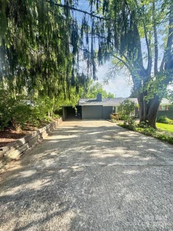 28 Pine Lane Asheville NC 28806