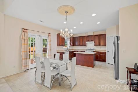 2 Breyerton Court Asheville NC 28804
