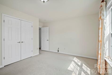 2 Breyerton Court Asheville NC 28804