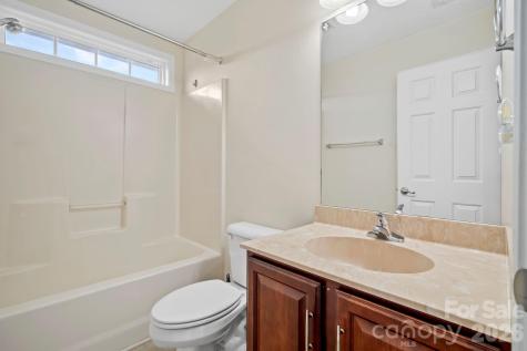 2 Breyerton Court Asheville NC 28804