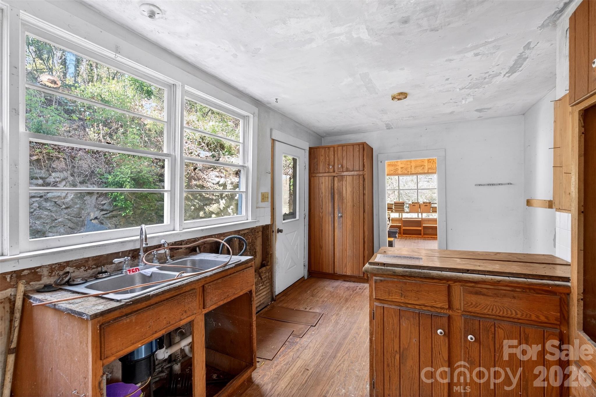 105 Poplar Street Saluda NC 28773
