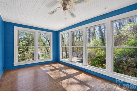 105 Poplar Street Saluda NC 28773