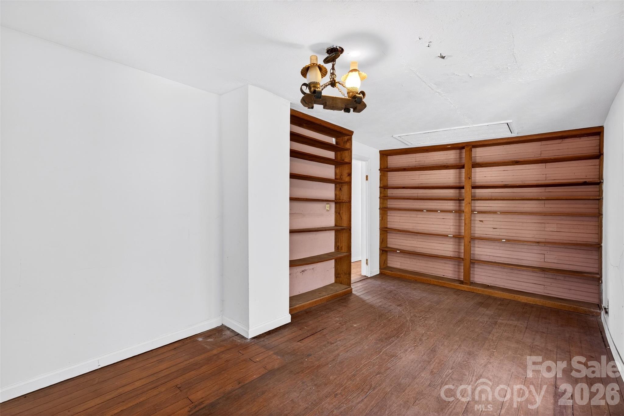 105 Poplar Street Saluda NC 28773