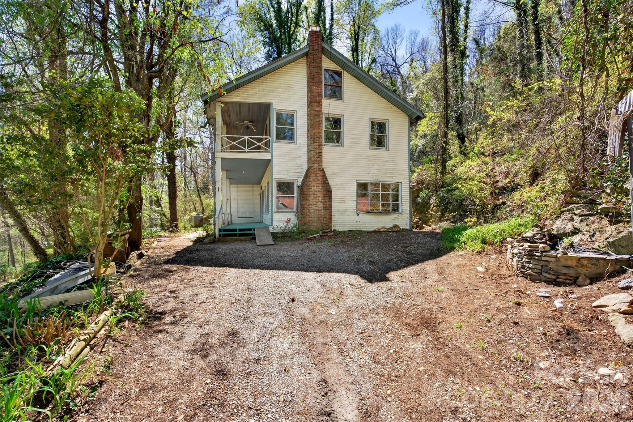 105 Poplar Street Saluda NC 28773