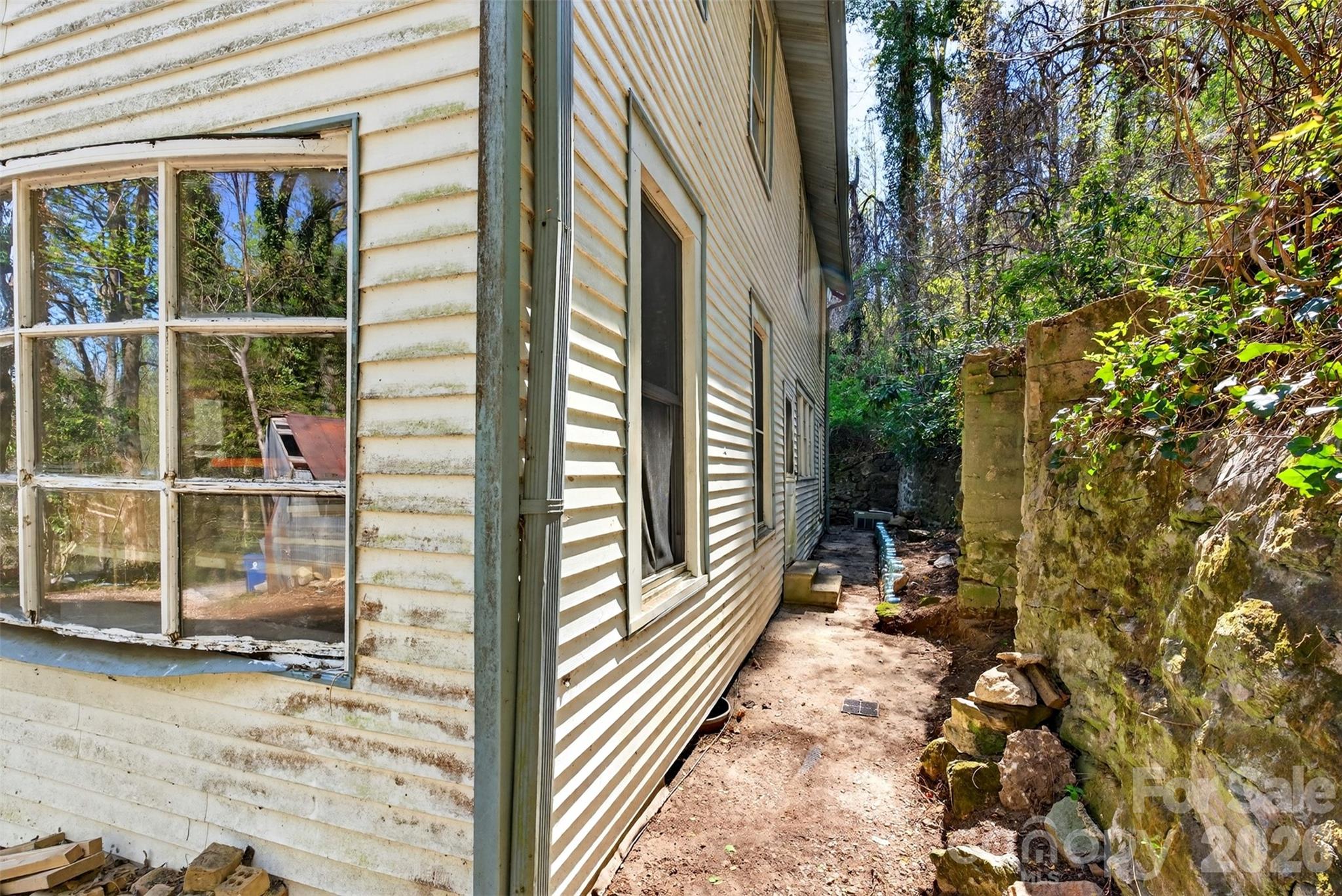105 Poplar Street Saluda NC 28773