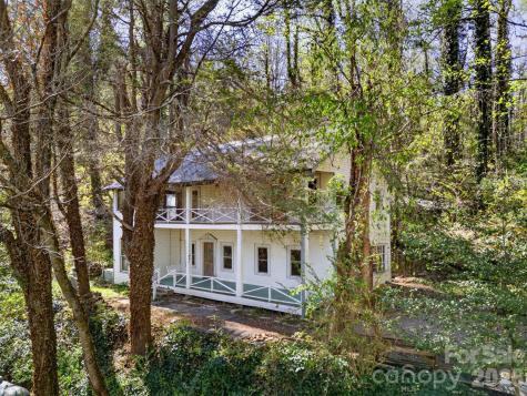 105 Poplar Street Saluda NC 28773