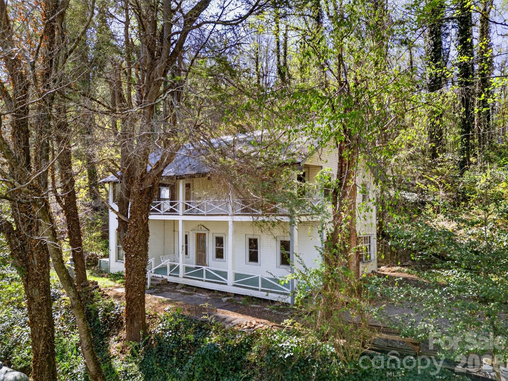 105 Poplar Street Saluda NC 28733