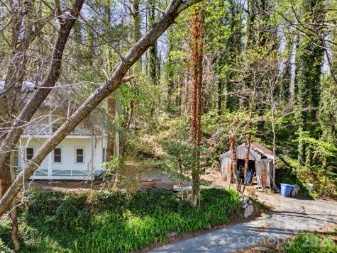 105 Poplar Street Saluda NC 28773