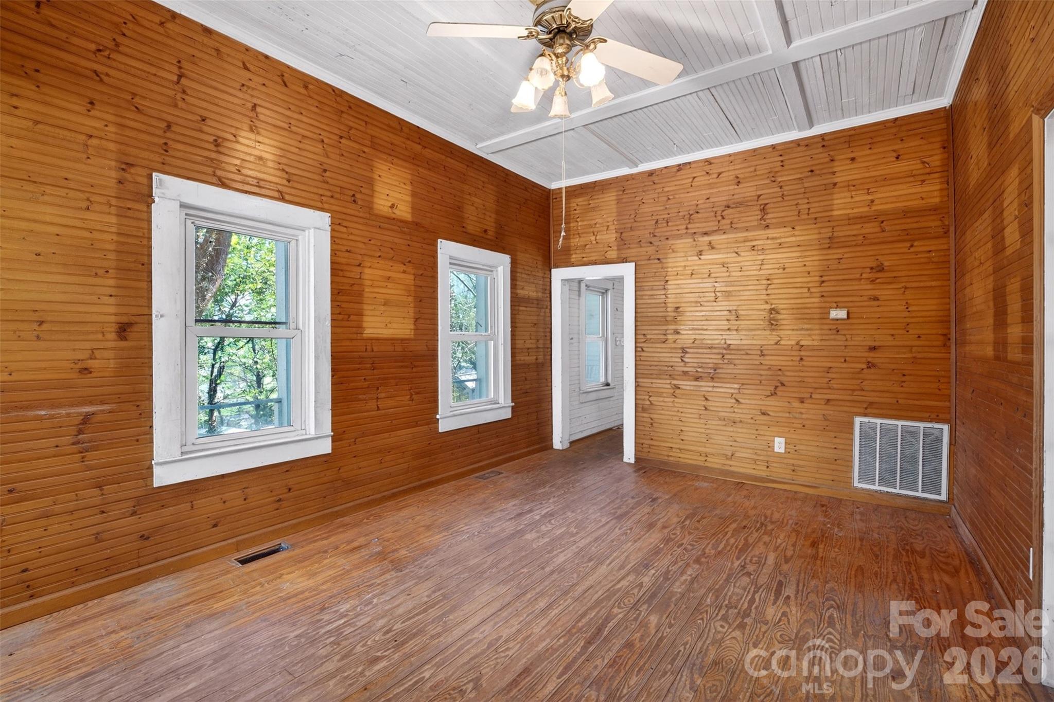 105 Poplar Street Saluda NC 28733