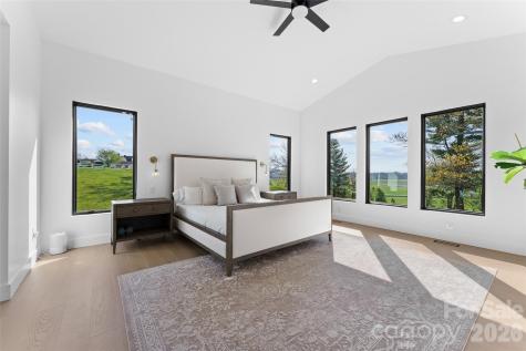 503 Nesbitt Drive Mills River NC 28759