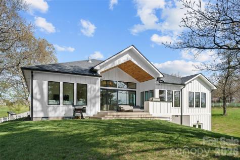 503 Nesbitt Drive Mills River NC 28759