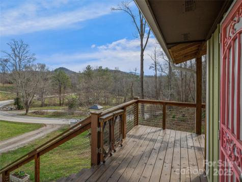 704 Old Fort Road Fairview NC 28730