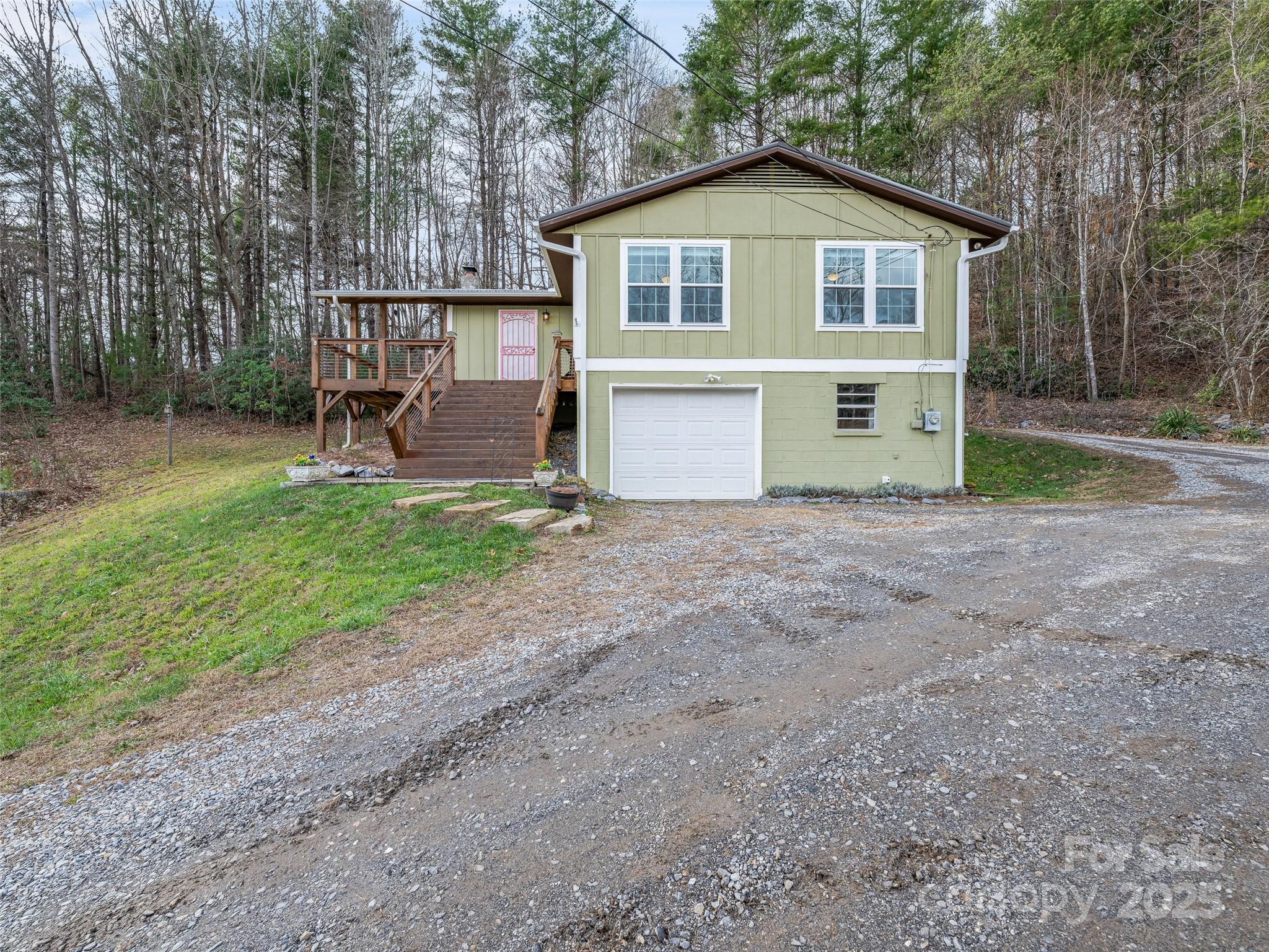 704 Old Fort Road Fairview NC 28730