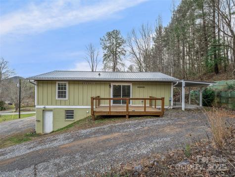 704 Old Fort Road Fairview NC 28730