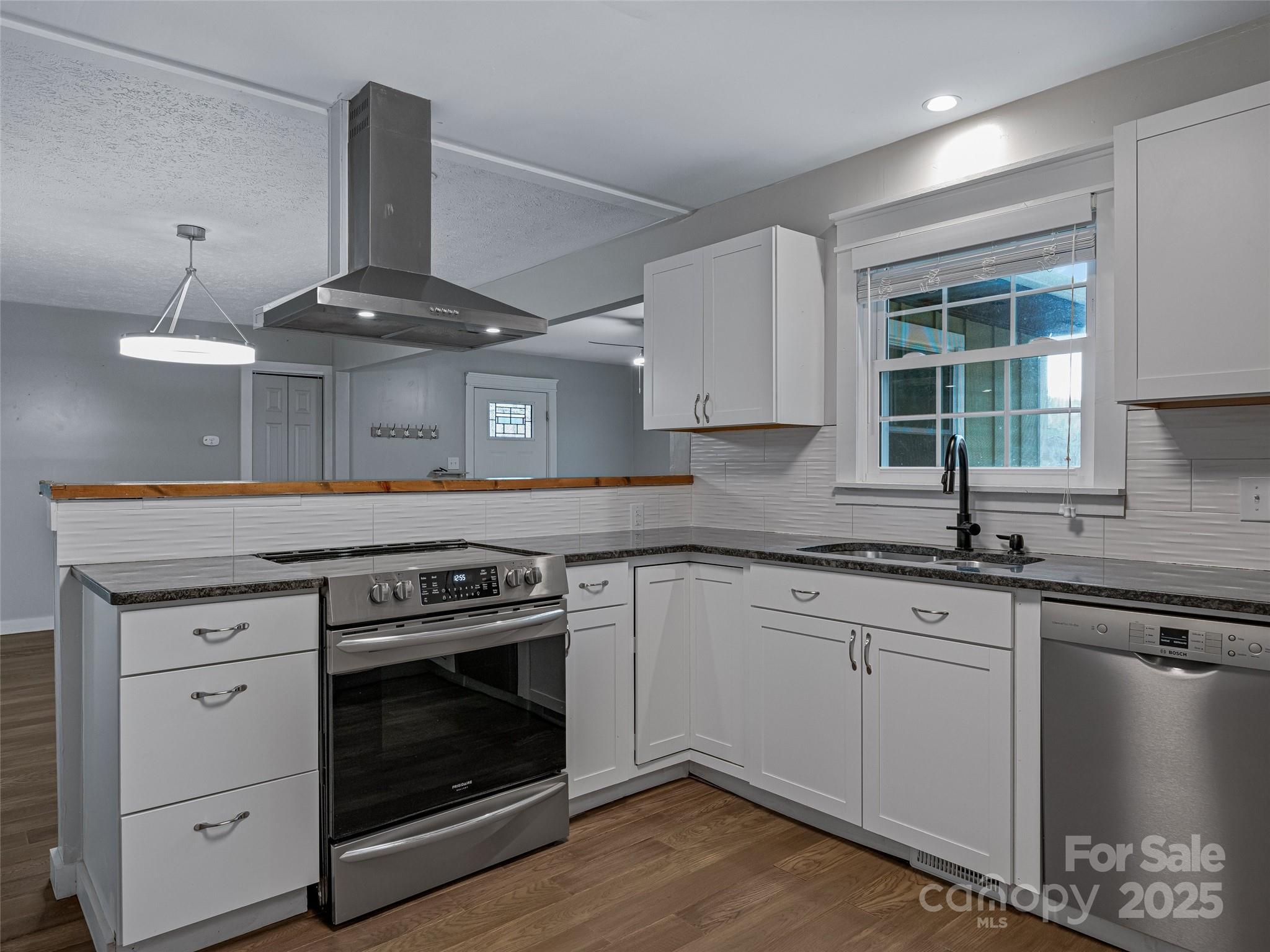 704 Old Fort Road Fairview NC 28730