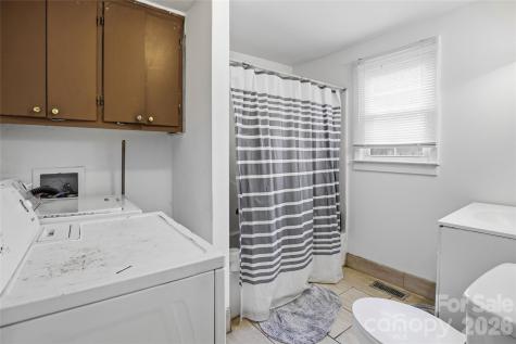 1212 S Salisbury Avenue Spencer NC 28159